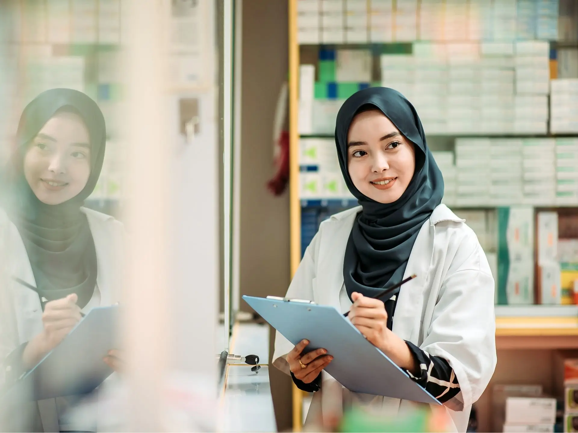 A fresh graduate using the Nexus Grad mobile platform to apply for jobs and internships on the go.